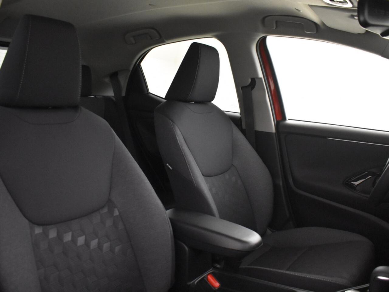 Toyota YARIS 1.5 Hybrid 115 Style | PDC V+A | BSM | Stuur en Stoelverwarming