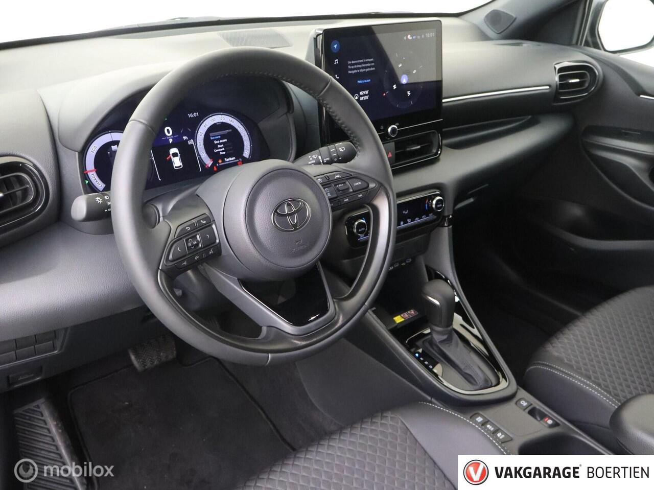 Toyota YARIS 1.5 Hybrid 130 Executive ( Nieuw 10 km )