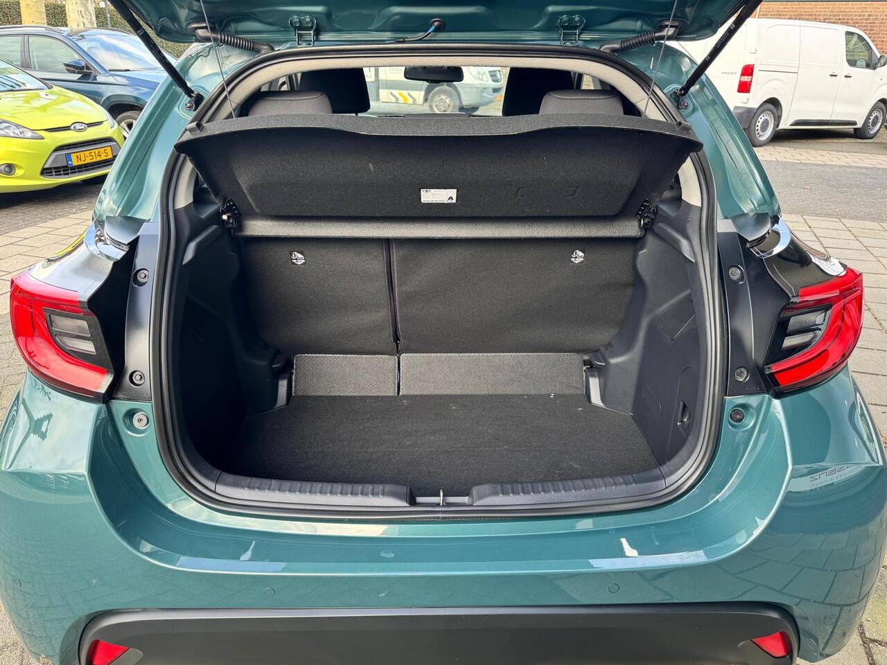 Toyota YARIS 1.5 Hybrid 115 Business Plus