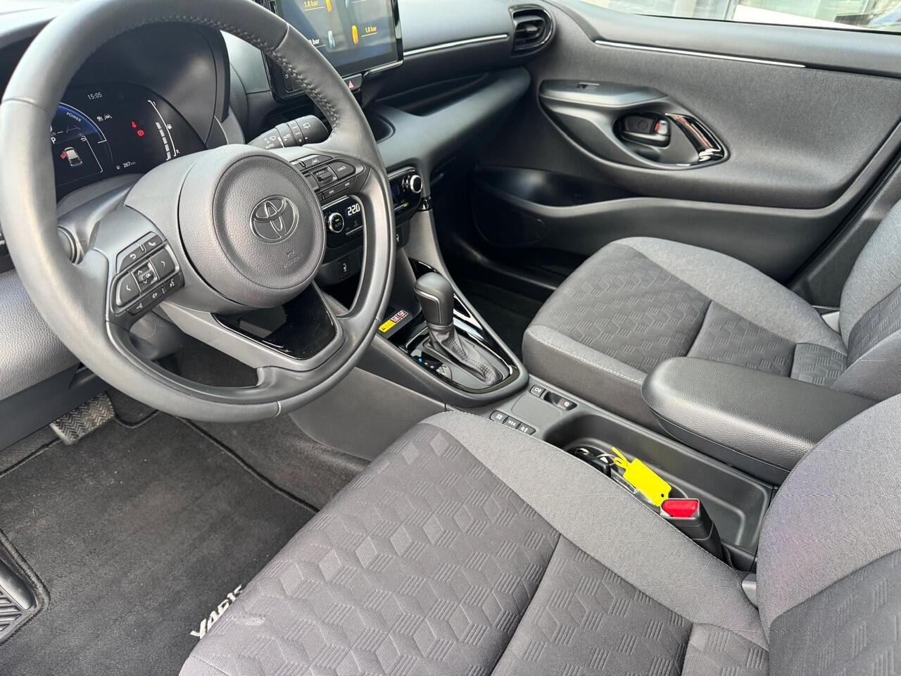 Toyota YARIS 1.5 Hybrid 115 Business Plus