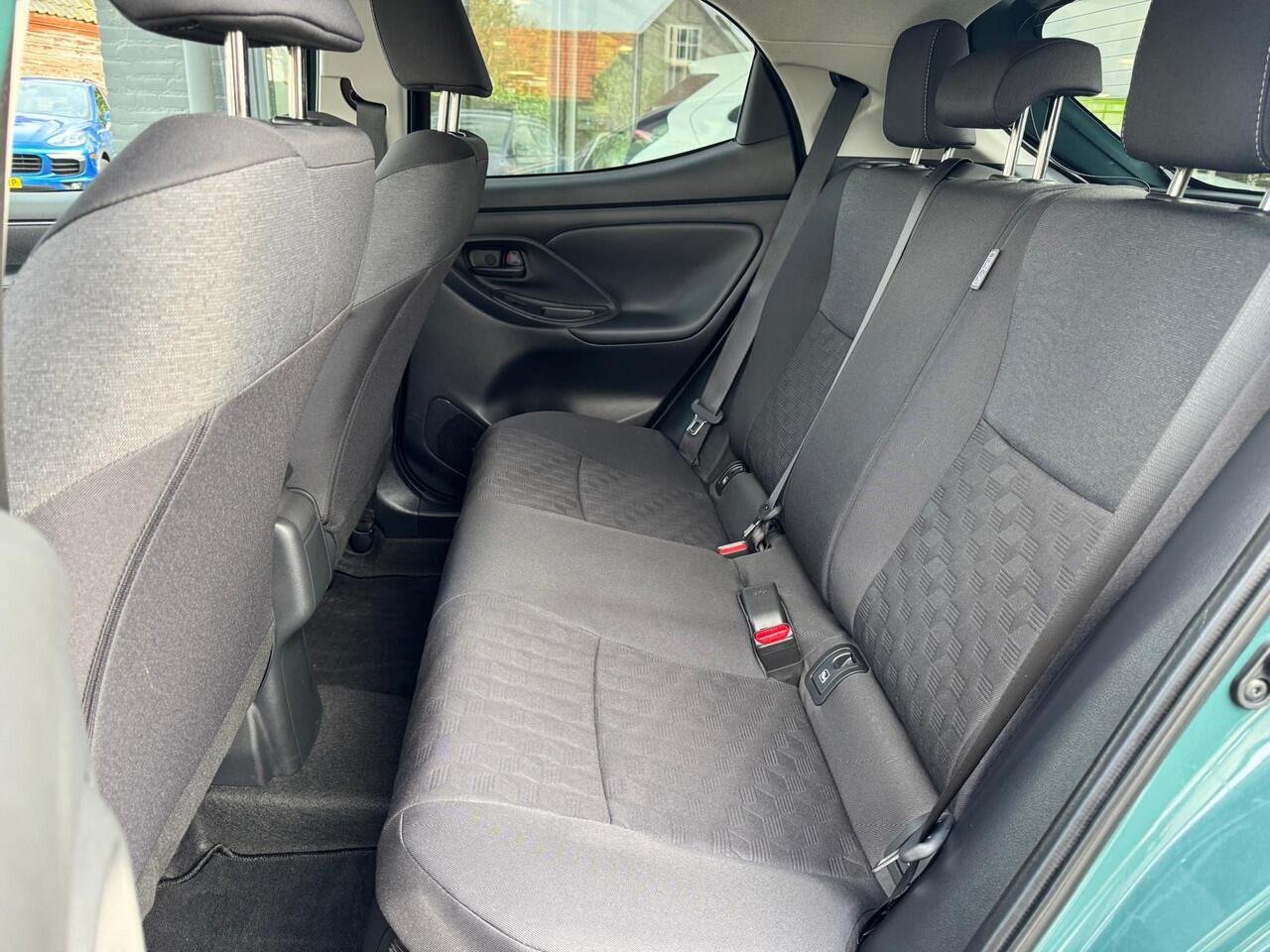 Toyota YARIS 1.5 Hybrid 115 Business Plus