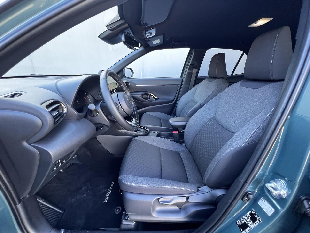 Toyota YARIS Cross 1.5 Hybrid 115 Dynamic / Fabrieksgarantie tot 10 jaar mogelijk* / Stuur- en stoelverwarming / Navigatie / Apple Carplay Android / 17" LM wielen /