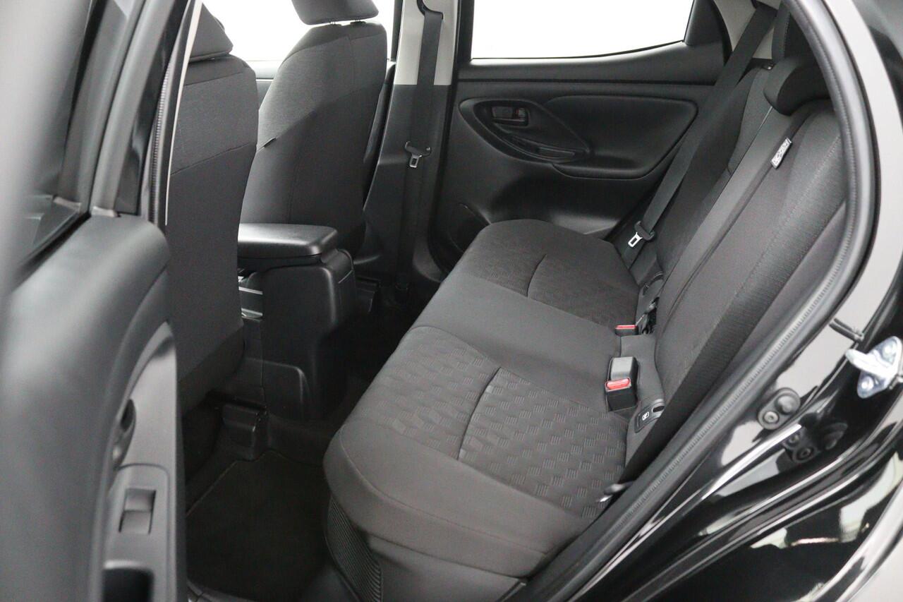 Toyota YARIS 1.5 Hybrid 115 Dynamic | Comfort Pakket | Direct Leverbaar | Origineel NL |