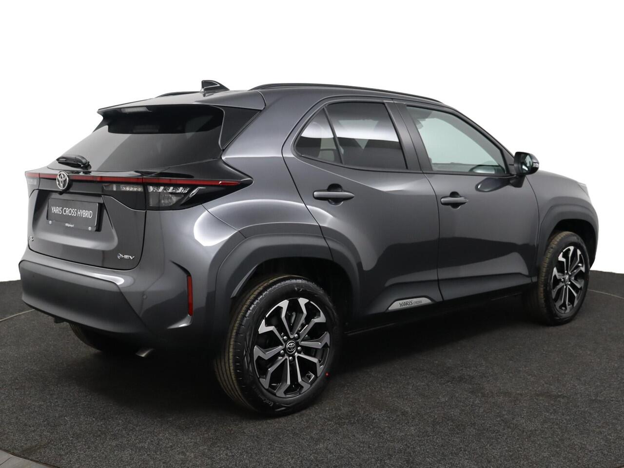 Toyota YARIS Cross 1.5 Hybrid 115 Dynamic | Comfort Pack | Stoel- en Stuurverwarming | Parkeersensoren | Adaptieve Cruise Control | Privacy Glass | 10 Jaar Garantie! |