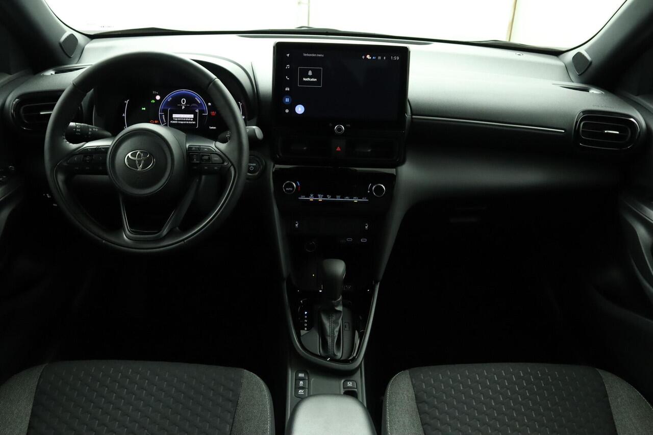 Toyota YARIS Cross 1.5 Hybrid 115 Dynamic | Comfort Pack | Stoel- en Stuurverwarming | Parkeersensoren | Adaptieve Cruise Control | Privacy Glass | 10 Jaar Garantie! |