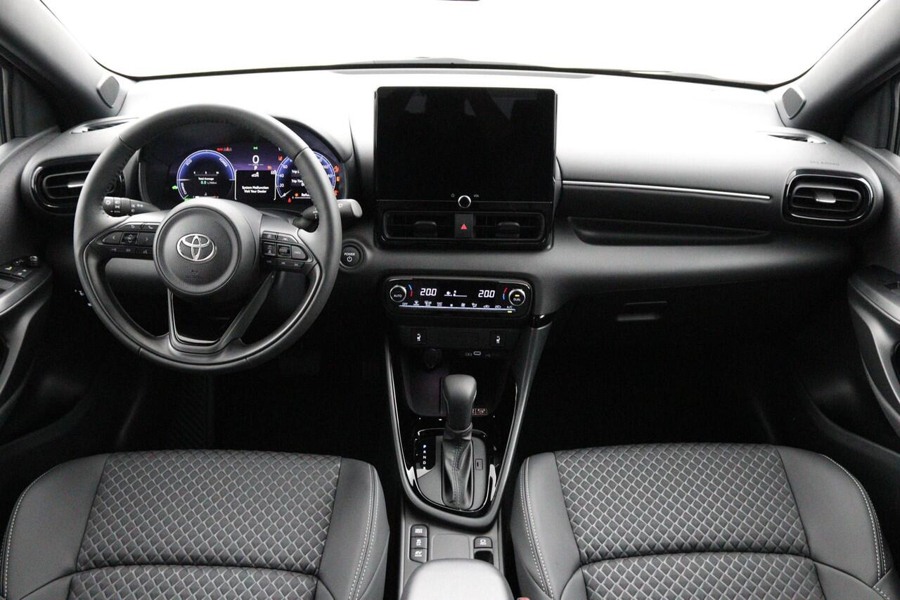 Toyota YARIS 1.5 Hybrid 130 Executive | Nieuw uit voorraad leverbaar! |
