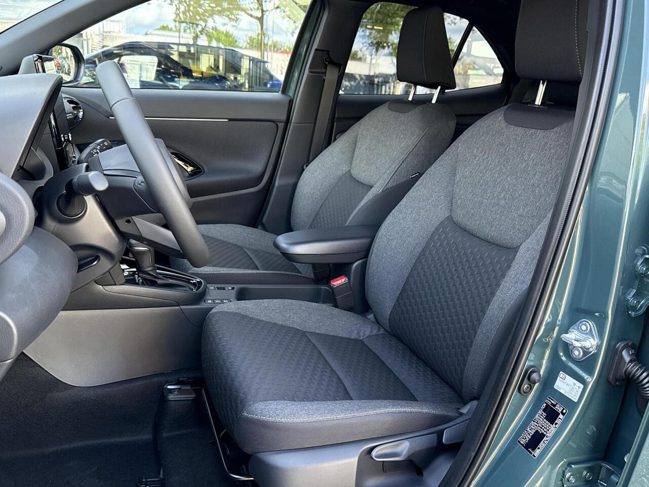 Toyota YARIS Cross 1.5 Hybrid 115 Dynamic **NIEUWE AUTO/ FOREST GREEN/ COMFORT PAKKET**