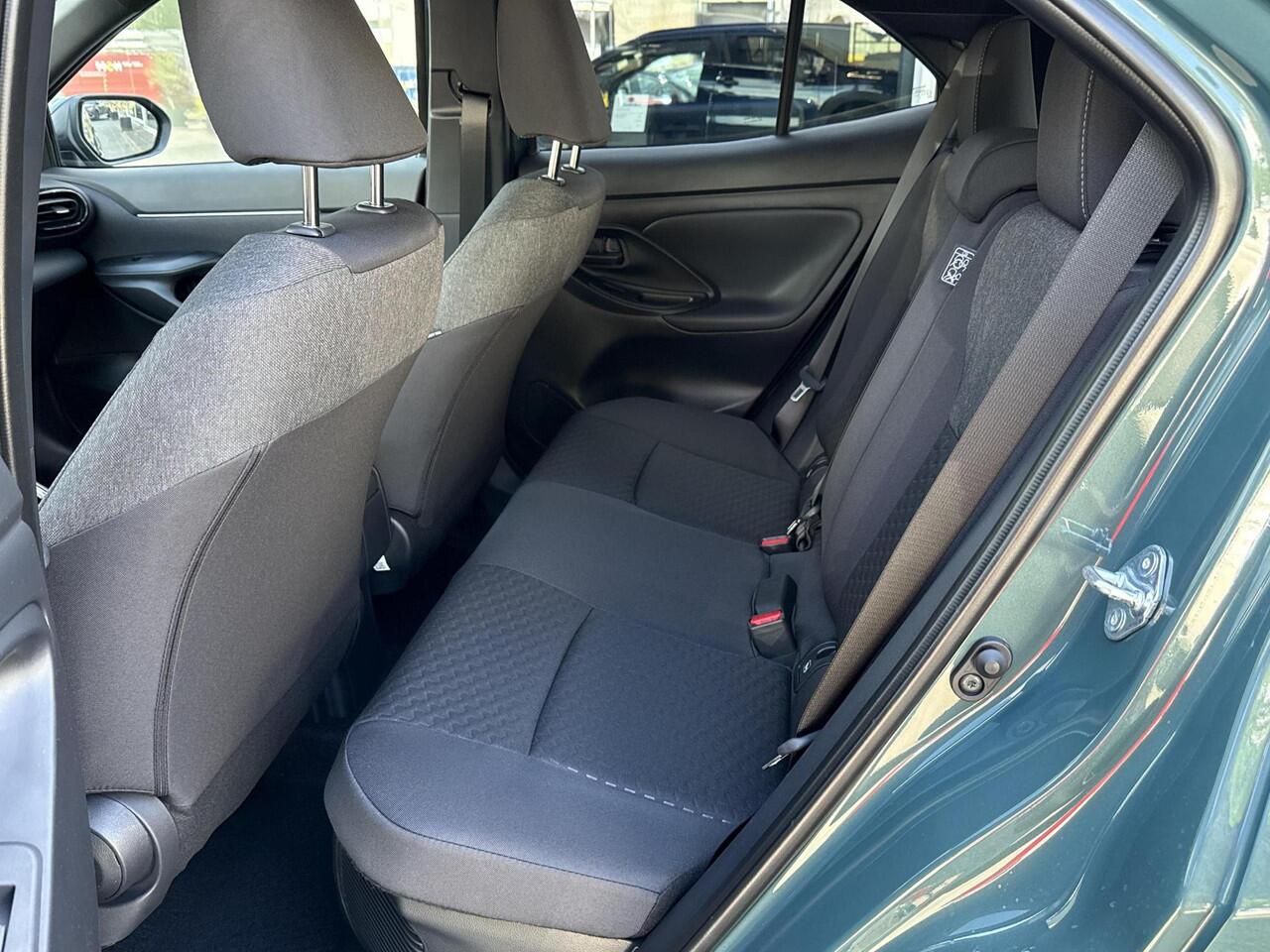 Toyota YARIS Cross 1.5 Hybrid 115 Dynamic **NIEUWE AUTO/ FOREST GREEN/ COMFORT PAKKET**