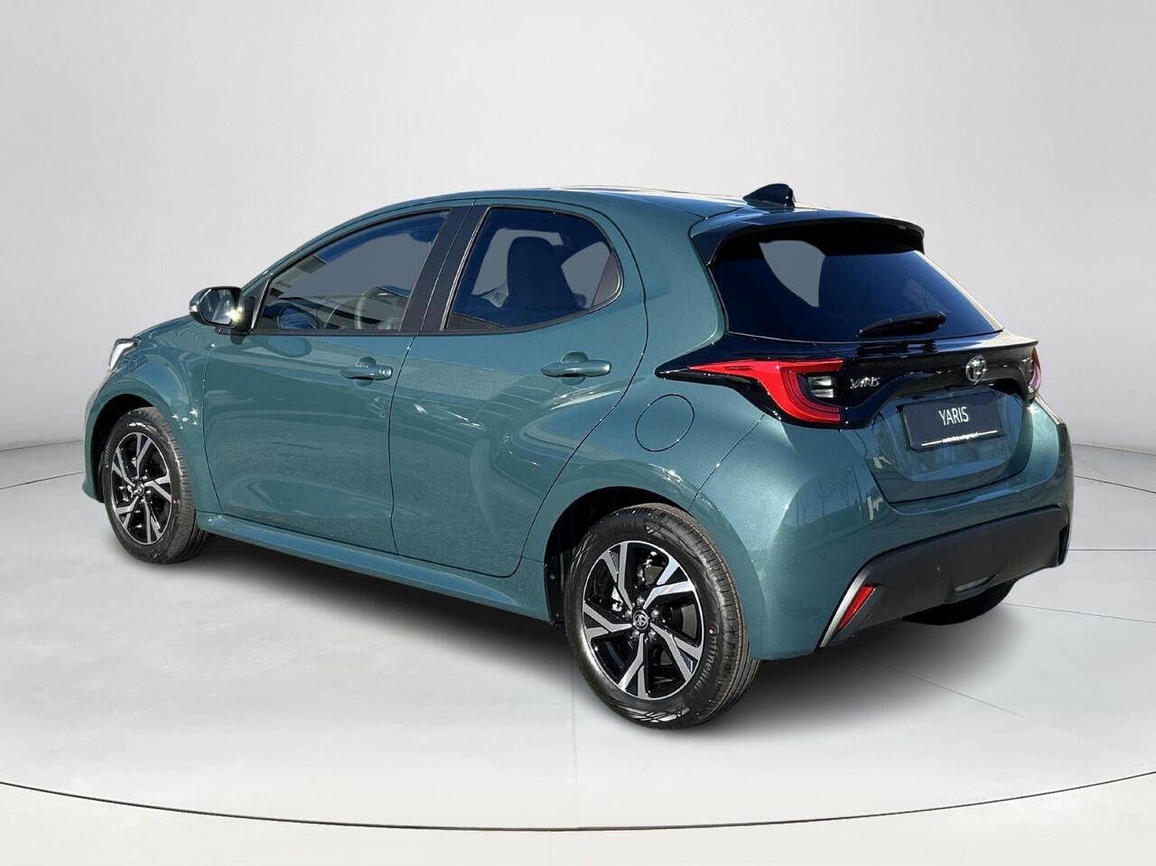 Toyota YARIS 1.5 Hybrid 115 Dynamic **NIEUWE AUTO/ COMFORT PACK/ DIRECT LEVERBAAR**