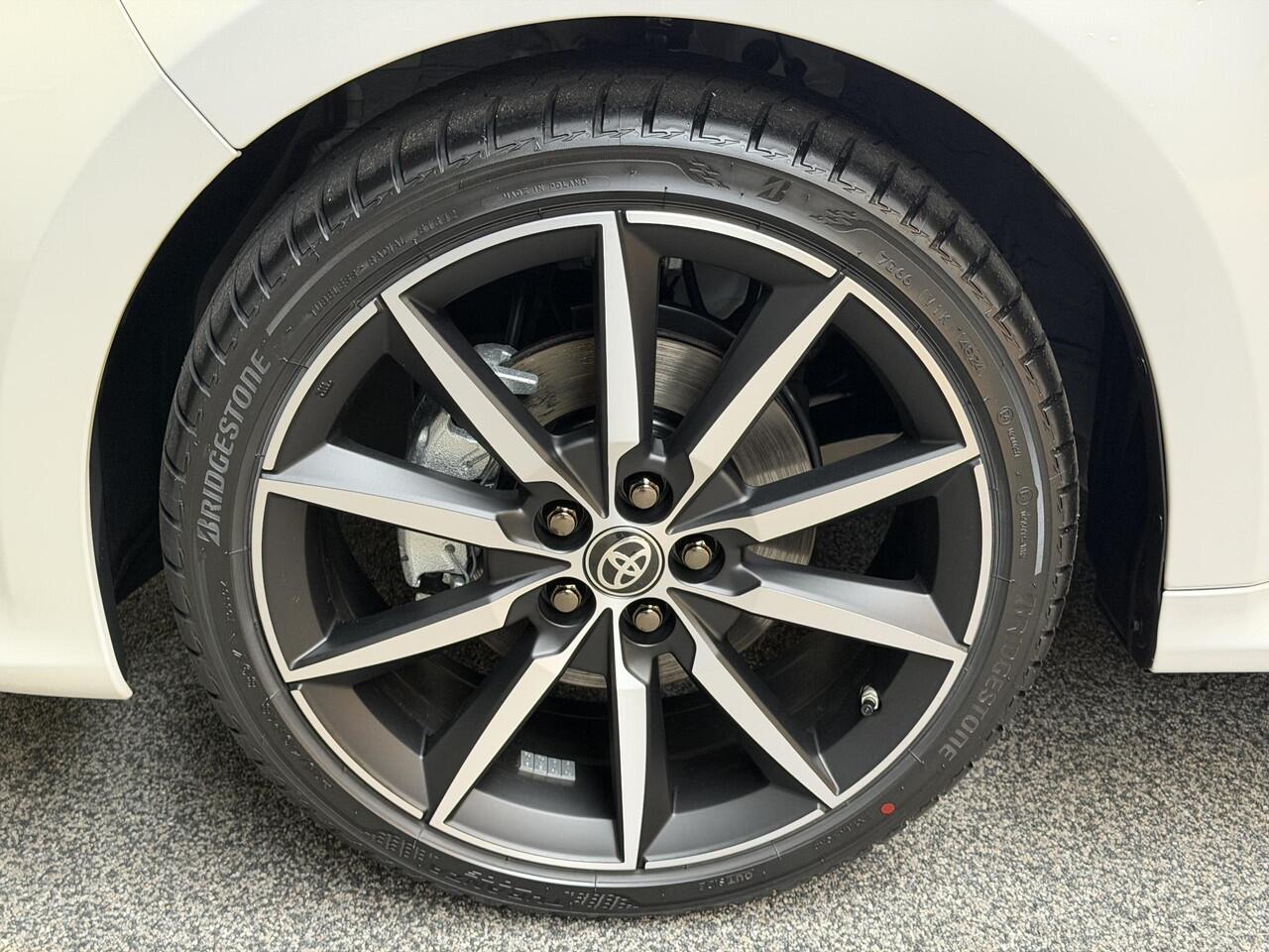 Toyota YARIS Hybrid 130 GR Sport Plus Pack