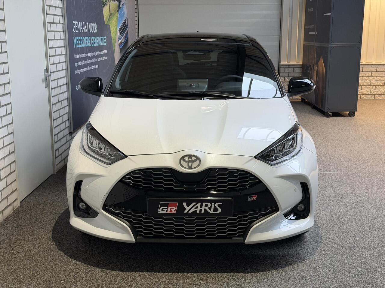 Toyota YARIS Hybrid 130 GR Sport Plus Pack