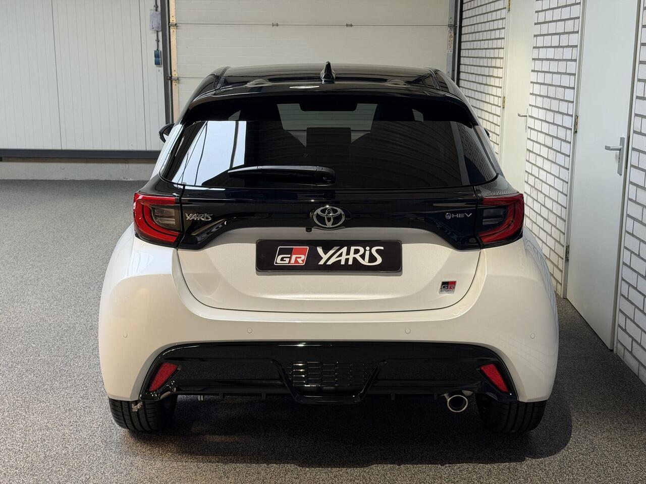 Toyota YARIS Hybrid 130 GR Sport Plus Pack