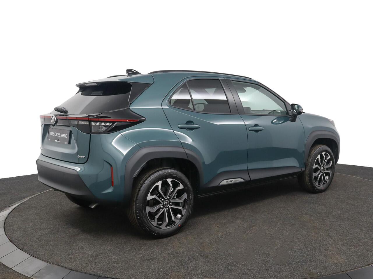 Toyota YARIS Cross 1.5 Hybrid 115 Dynamic | Comfort Pack | Stoel- en Stuurverwarming | Parkeersensoren | Adaptieve Cruise Control | Privacy Glass | 10 Jaar Garantie! |