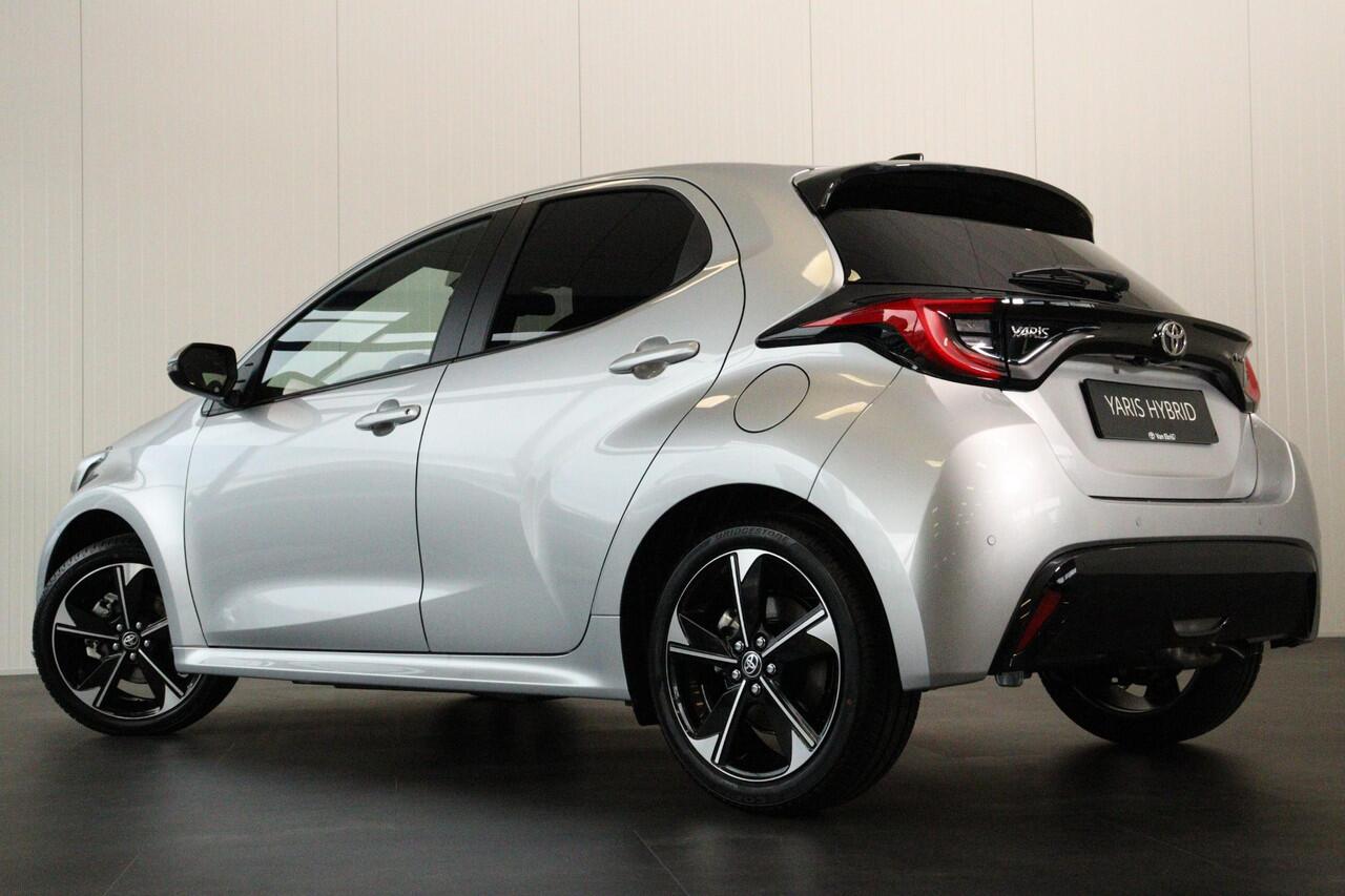 Toyota YARIS 1.5 Hybrid 130 Executive, Draadloos Apple Carplay & Android Auto, Stuurverwarming, Parkeersensoren, Stoelverwarming, 17 inch LM velgen!