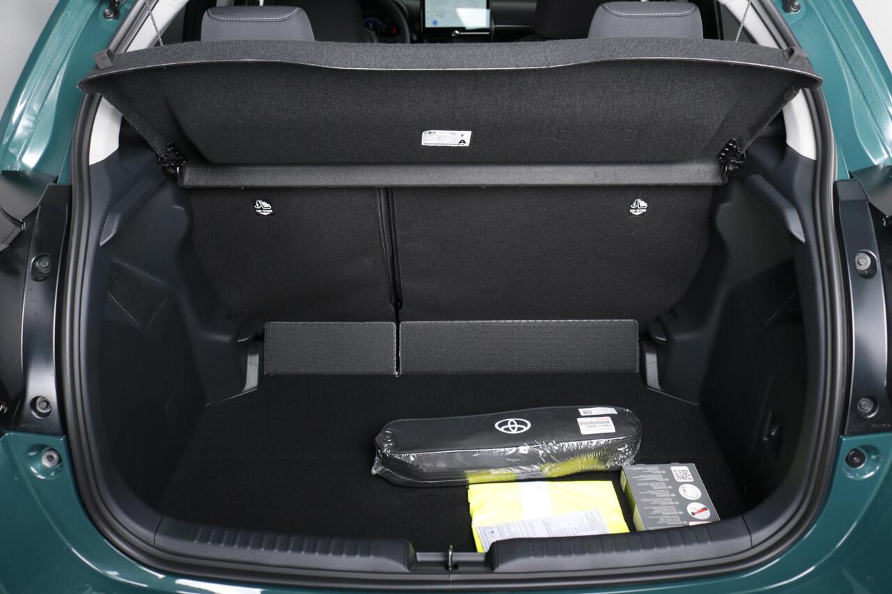 Toyota YARIS 1.5 Hybrid 115 Dynamic, Comfort Pack, Nieuw en snel leverbaar met ¤2.000,- inruilpremie!