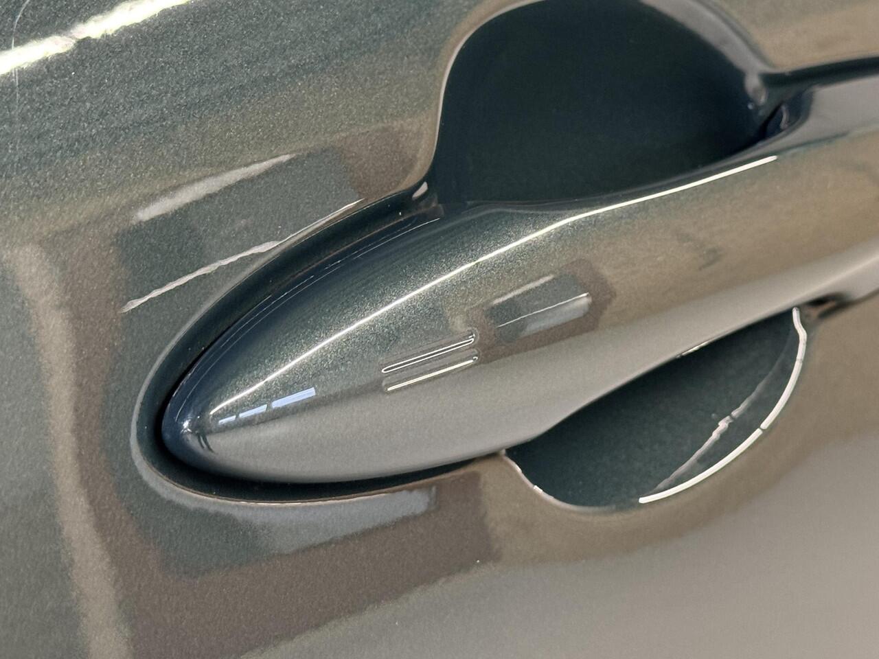 Toyota YARIS Cross 1.5 Hybrid 115 Dynamic + Comfort Pack | Nieuw op voorraad |