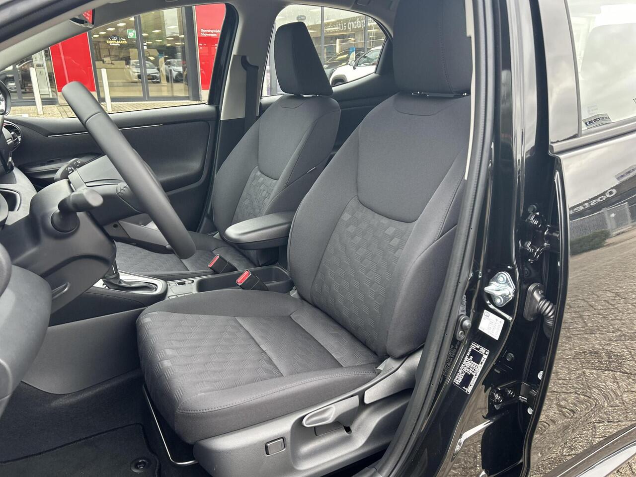 Toyota YARIS 1.5 Hybrid 115 Active | Nieuwe auto | Direct uit voorraad leverbaar |