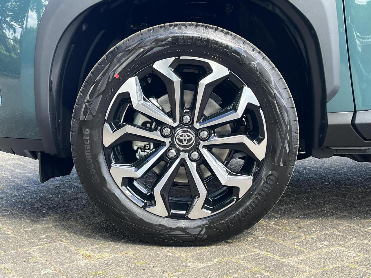 Toyota YARIS Cross 1.5 Hybrid Dynamic | Forest green metallic | Comfort Pack | Demonstratie auto |