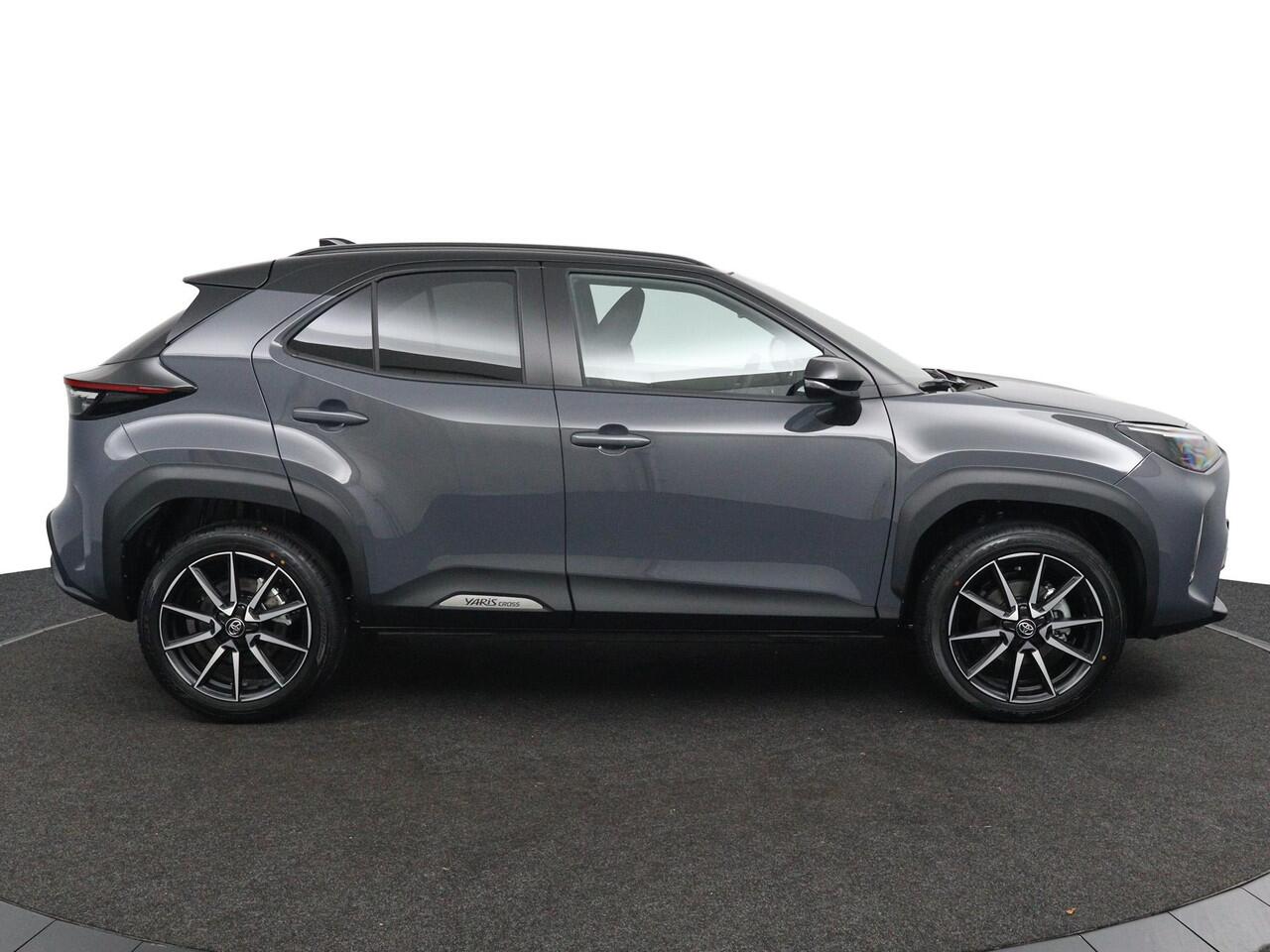 Toyota YARIS Cross 1.5 Hybrid 130 GR SPORT | GR Sport Plus Pack | Nieuwe Auto | Panoramadak | JBL | Stoelverwarming |