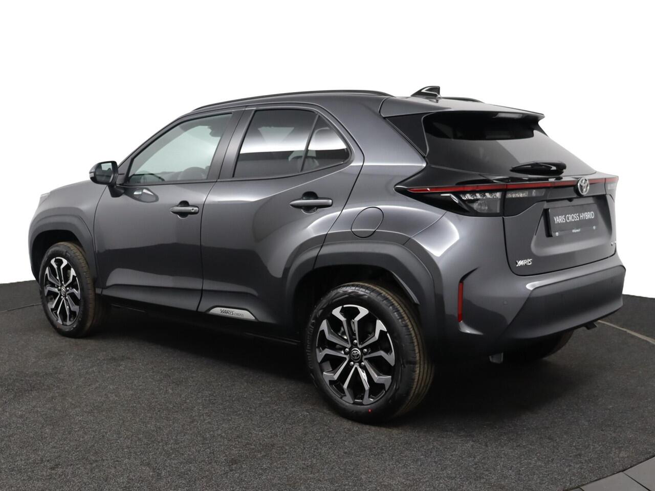 Toyota YARIS Cross 1.5 Hybrid 115 Dynamic | Comfort Pack | Stoel- en Stuurverwarming | Parkeersensoren | Adaptieve Cruise Control | Privacy Glass | 10 Jaar Garantie! |