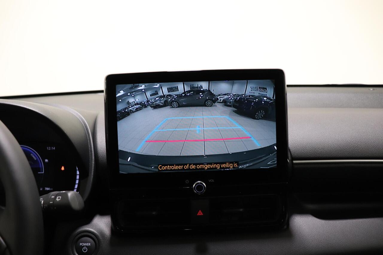 Toyota YARIS 1.5 Hybrid 115 Dynamic, ¤2.000,- Inruilpremie, BSM, Sensoren, Stuur & Stoelverwarming!