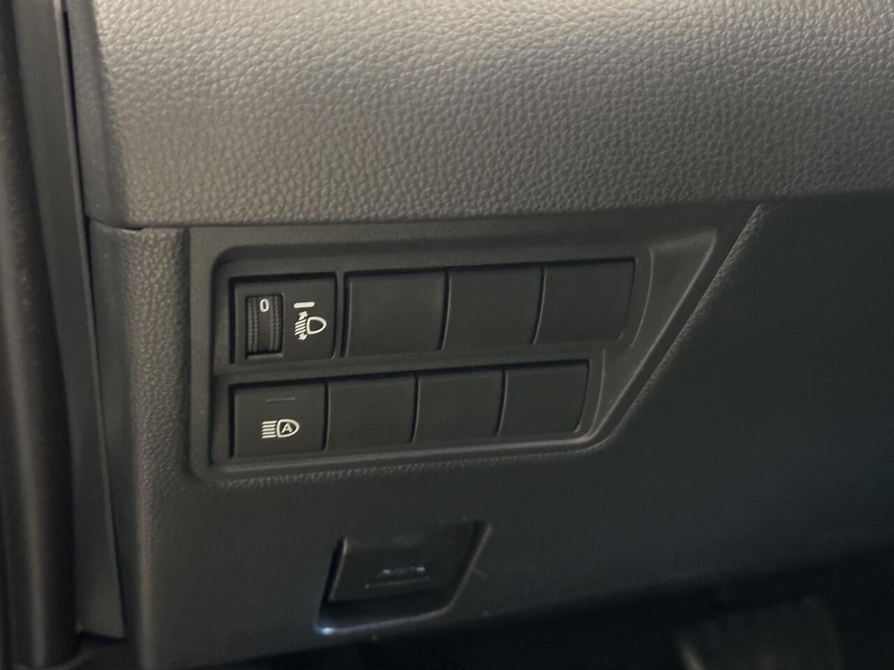 Toyota YARIS 1.5 Hybrid 115 Dynamic NIEUW! Direct leverbaar! ¤ 1000,- inruilpremie!