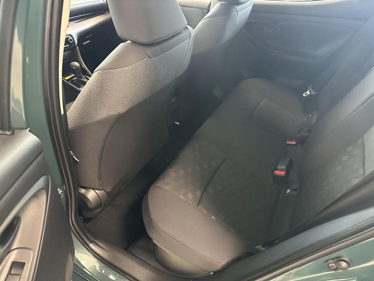 Toyota YARIS 1.5 Hybrid 115 Dynamic NIEUW! Direct leverbaar! ¤ 1000,- inruilpremie!