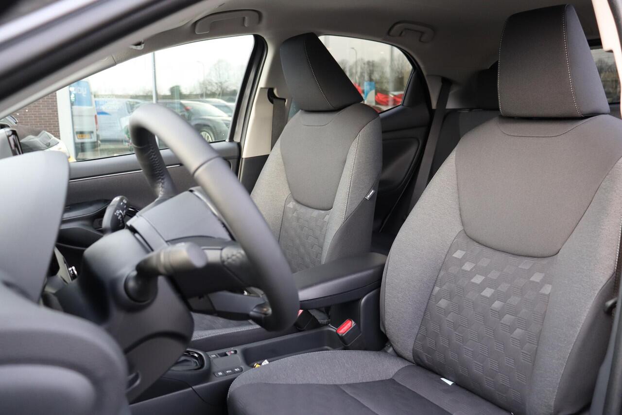 Toyota YARIS 1.5 Hybrid 115 Dynamic Comfort Pack ,Parkeersensoren, Dodehoek Detectie, Stuur /Stoel verwarming