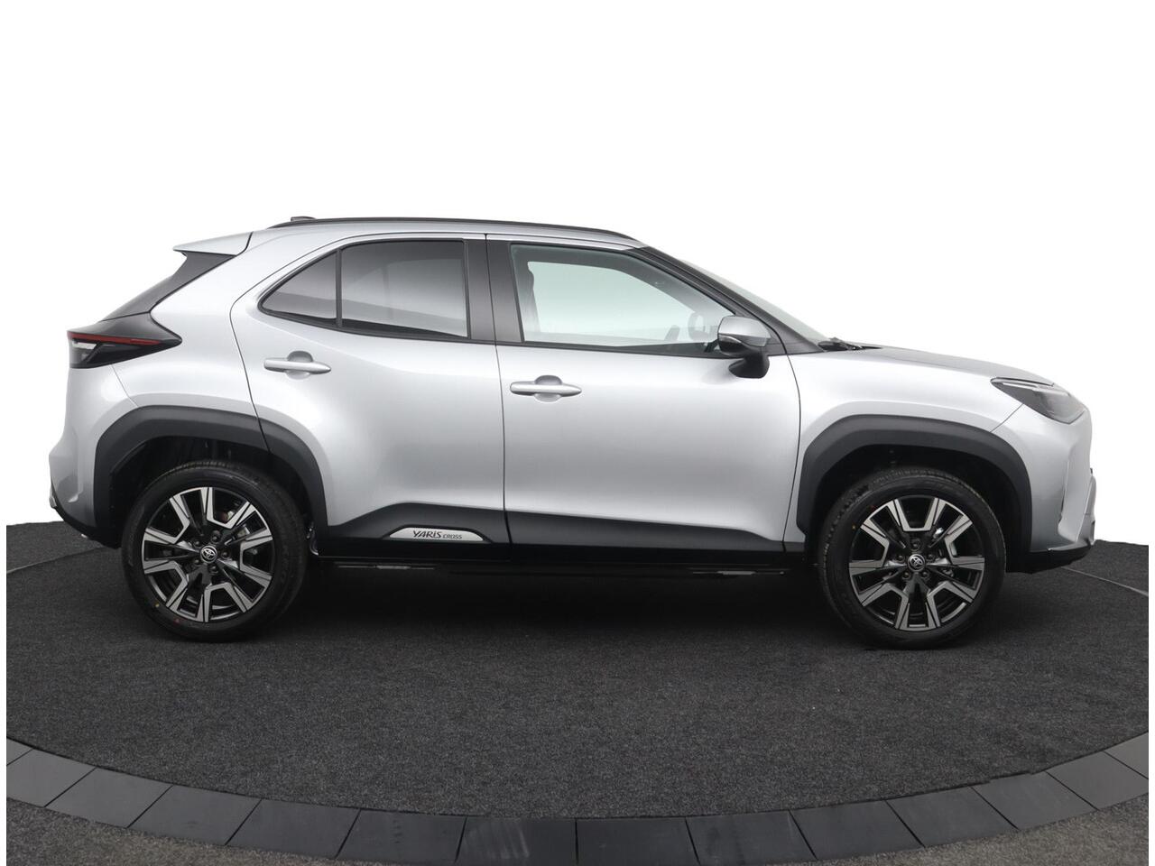Toyota YARIS Cross 1.5 Hybrid 130 Executive | Nieuw uit voorraad leverbaar! |