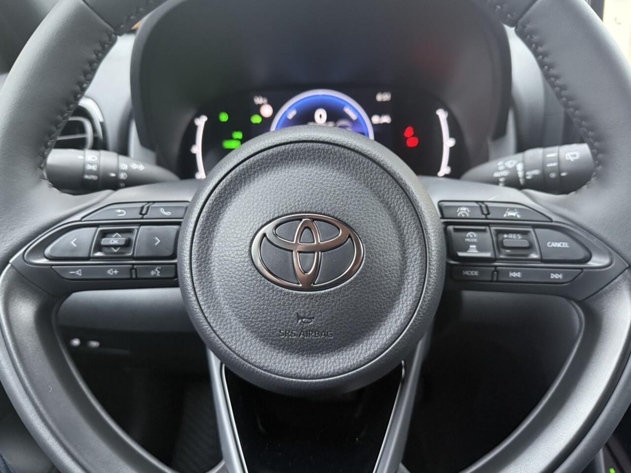 Toyota YARIS Cross 1.5 Hybrid Dynamic | Stoel en stuurverwarming | Bliss | Keyless