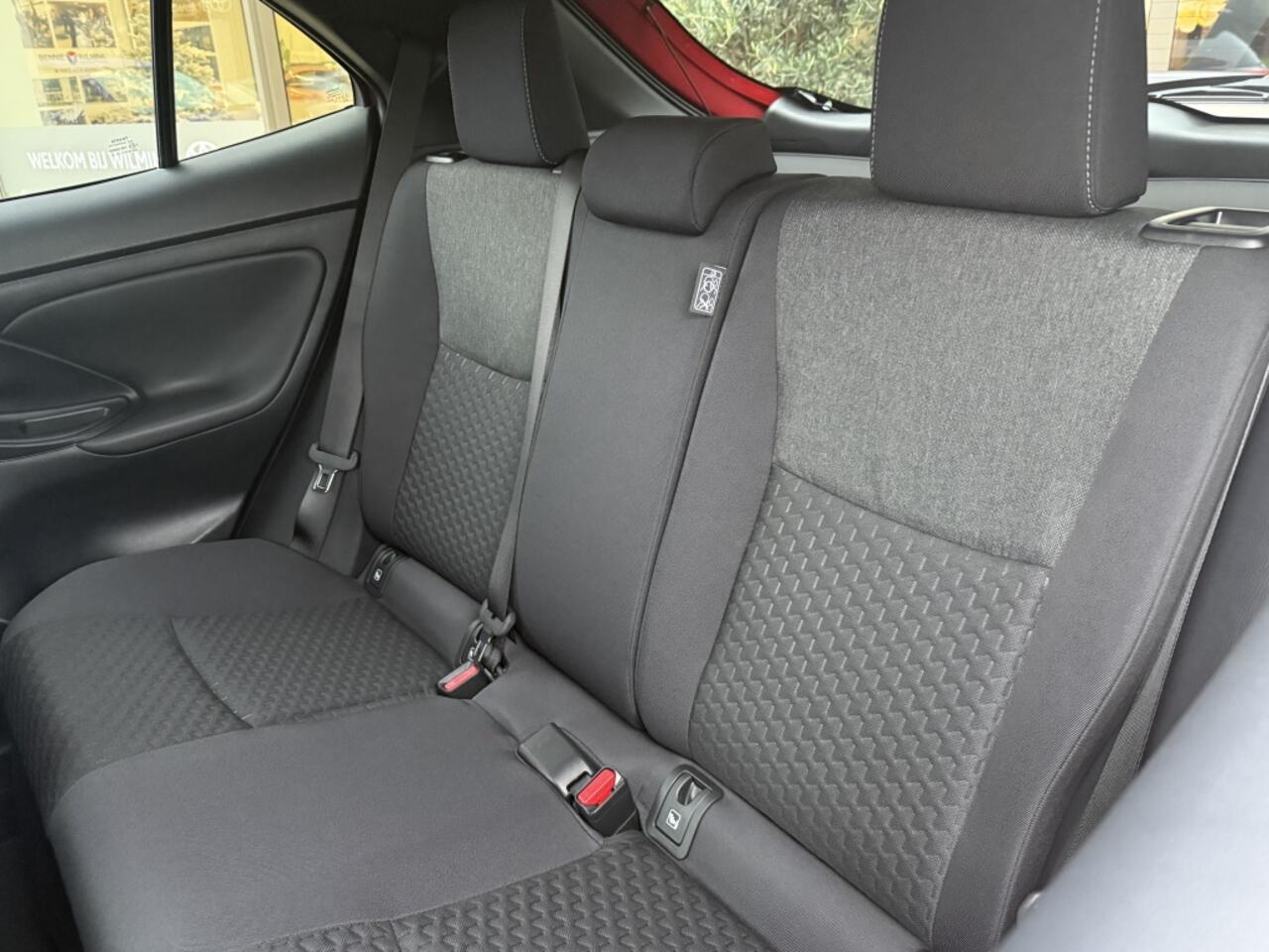 Toyota YARIS Cross 1.5 Hybrid Dynamic | Stoel en stuurverwarming | Bliss | Keyless