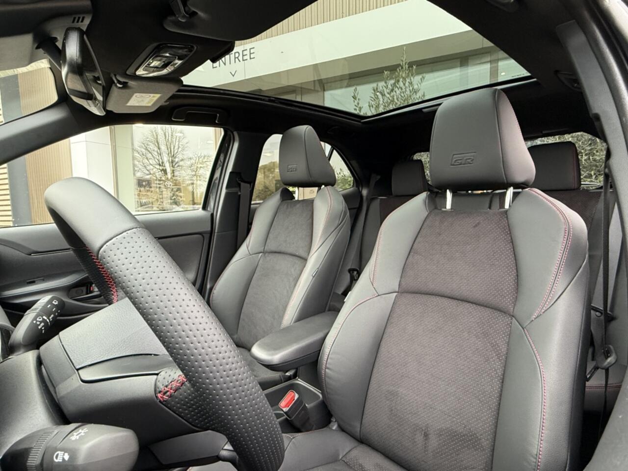 Toyota YARIS Cross 130 Hybrid GR Sport | Sport plus pack | Pano | HeadUp