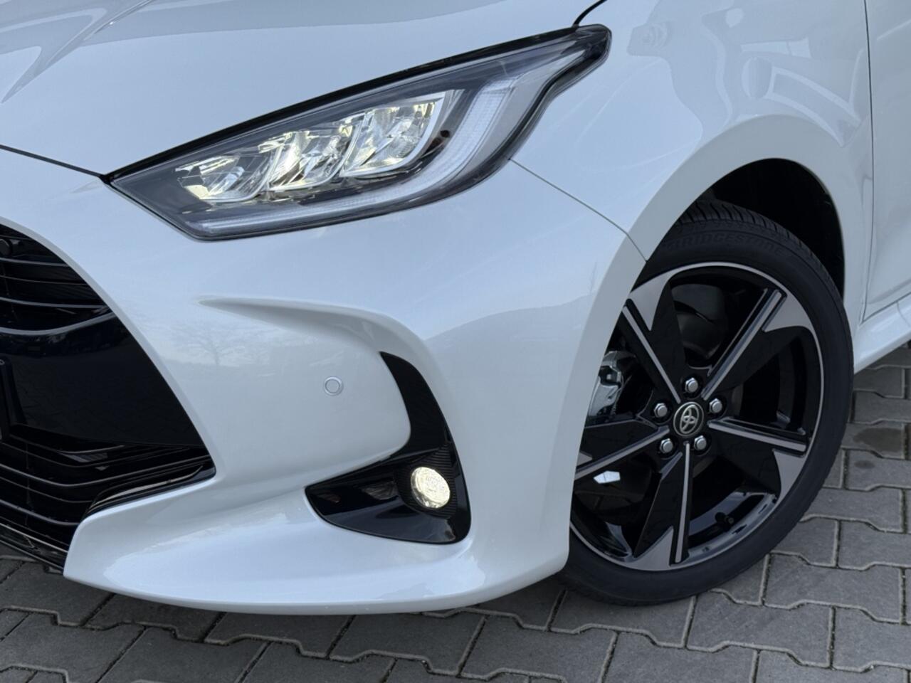 Toyota YARIS 130 Hybrid Executive