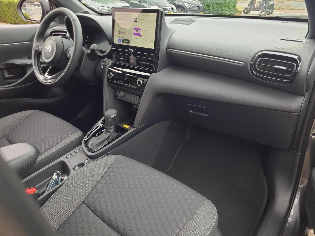 Toyota YARIS Cross 1.5 Hybrid 115 Dynamic + Comfort Pack | Nieuwe auto | Direct uit voorraad leverbaar |