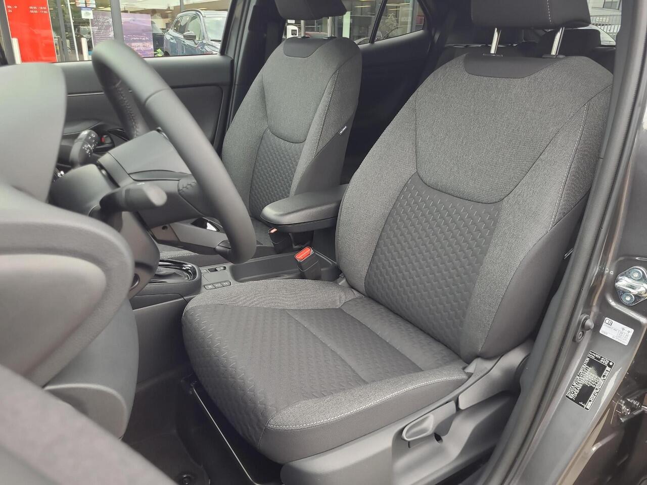 Toyota YARIS Cross 1.5 Hybrid 115 Dynamic + Comfort Pack | Nieuwe auto | Direct uit voorraad leverbaar |