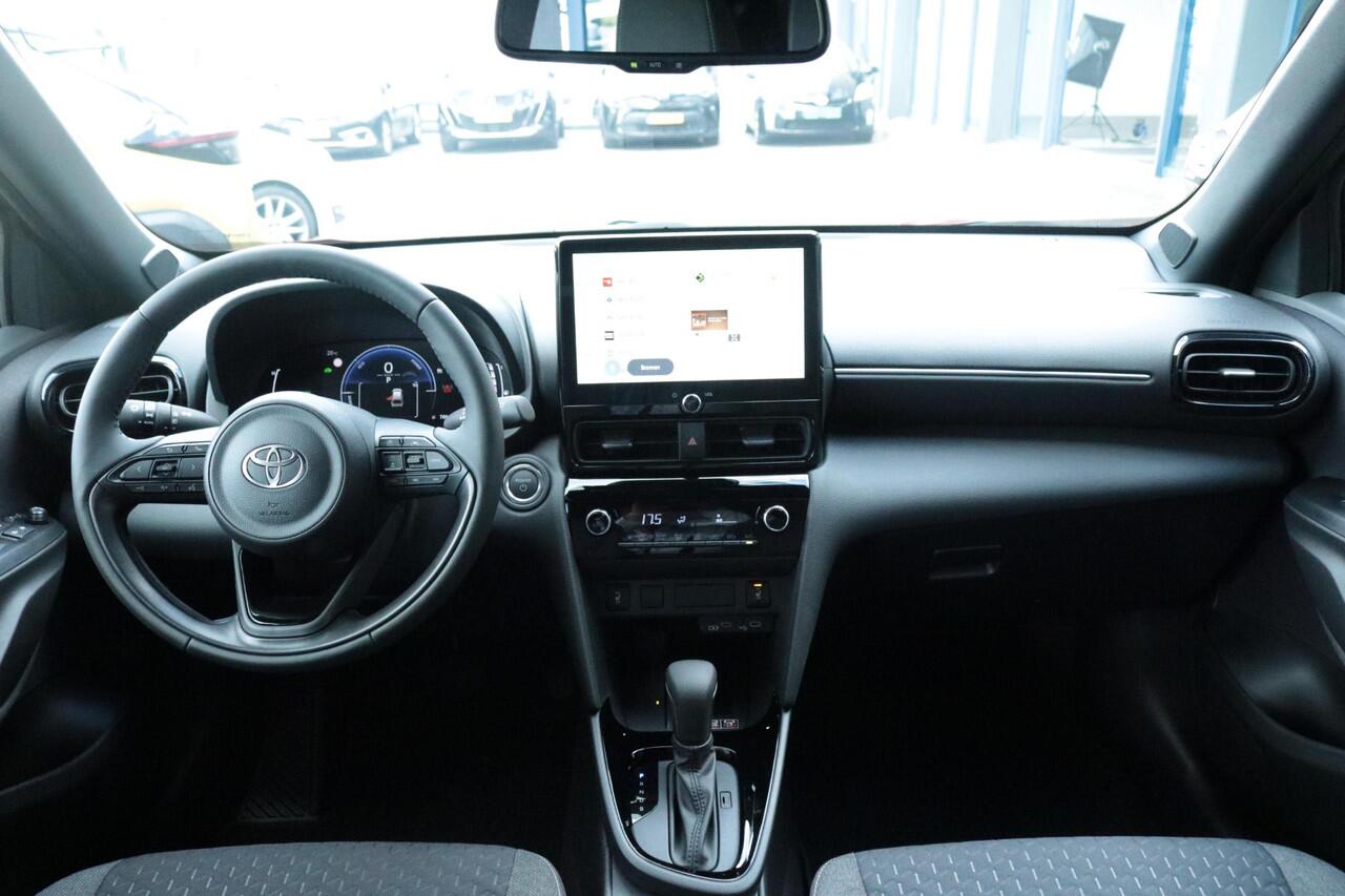 Toyota YARIS Cross 1.5 Hybrid 115 Dynamic, Comfortpack, BSM, Parkeersensoren, Stoel & Stoelverwarming!