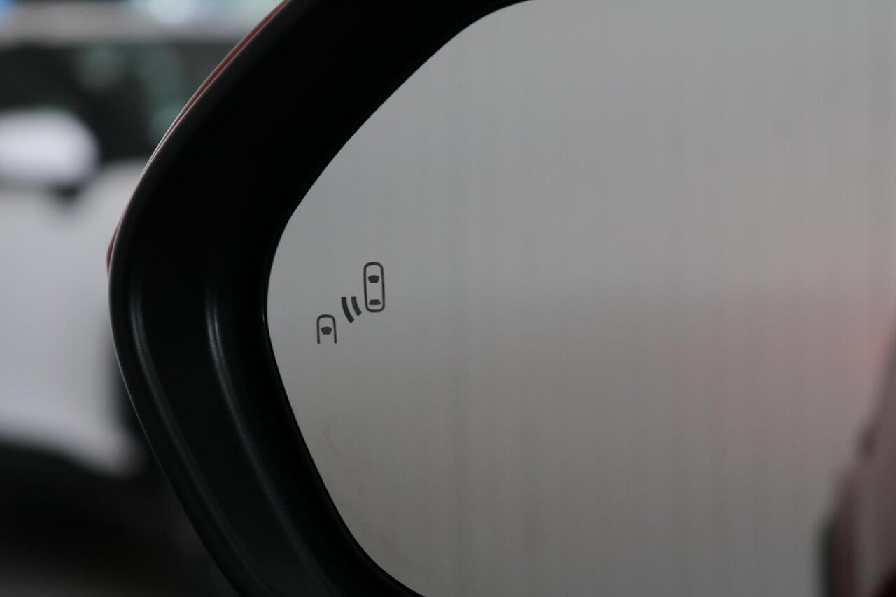 Toyota YARIS Cross 1.5 Hybrid 115 Dynamic, Comfortpack, BSM, Parkeersensoren, Stoel & Stoelverwarming!