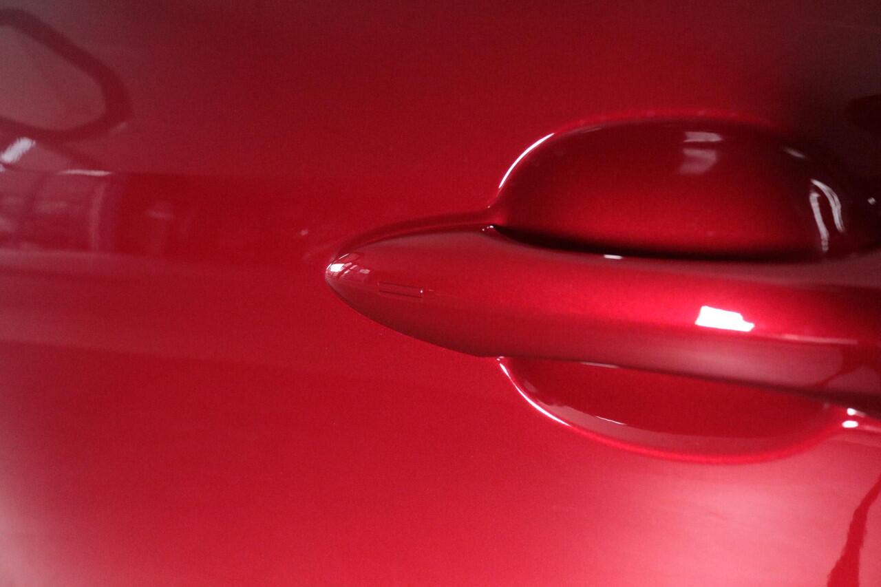 Toyota YARIS Cross 1.5 Hybrid 115 Dynamic, Comfortpack, BSM, Parkeersensoren, Stoel & Stoelverwarming!