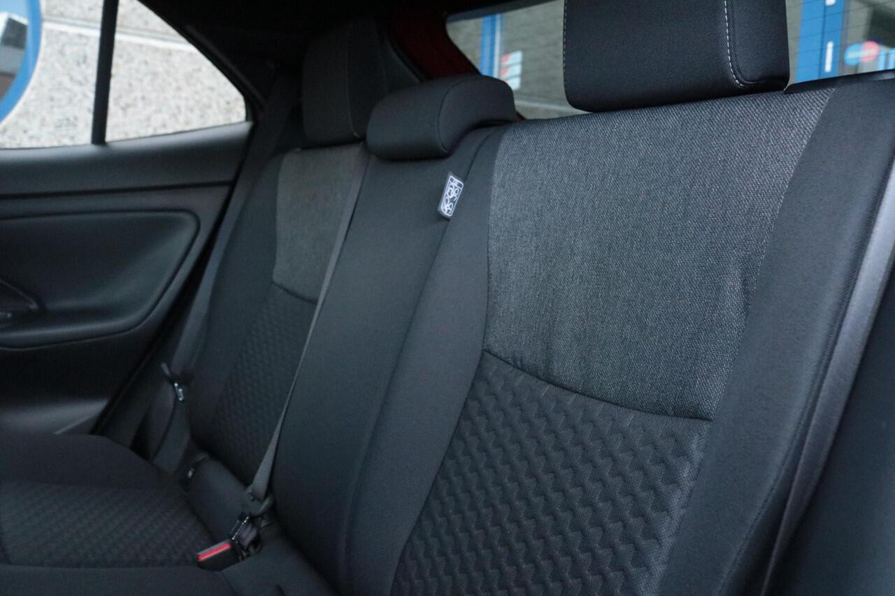 Toyota YARIS Cross 1.5 Hybrid 115 Dynamic, Comfortpack, BSM, Parkeersensoren, Stoel & Stoelverwarming!