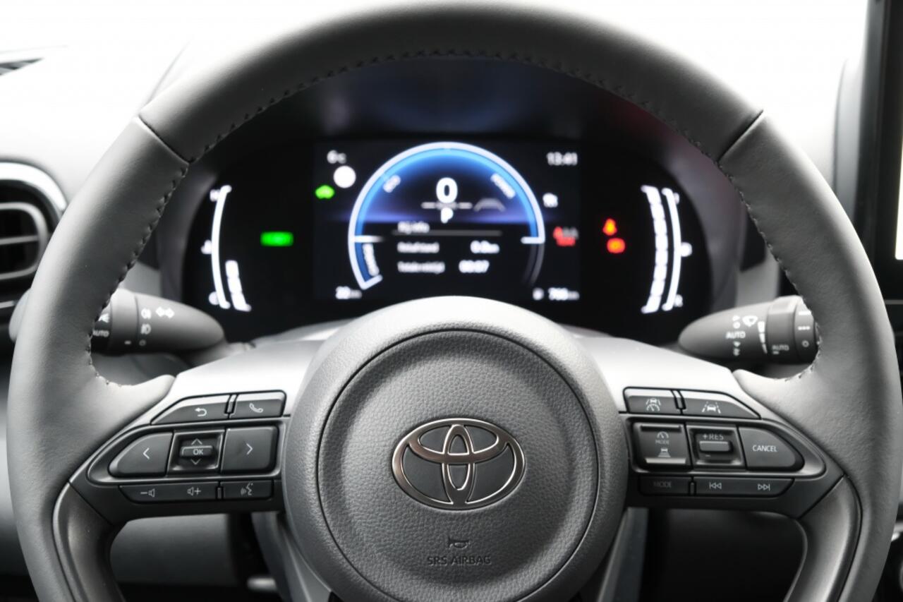 Toyota YARIS 1.5 Hybrid 115 Dynamic Automaat | Comfort pack | Parkeersensoren