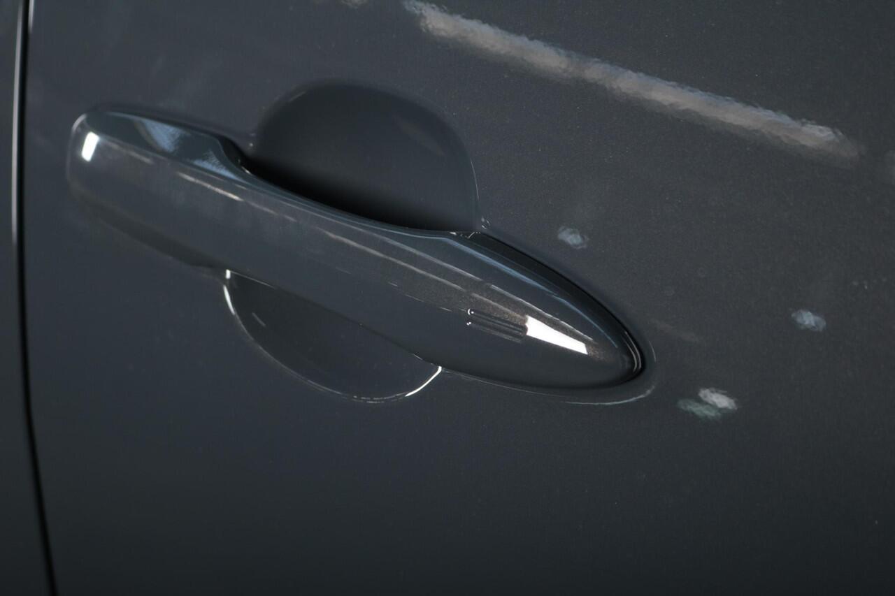 Toyota YARIS 1.5 Hybrid 130 GR Sport, Plus pack, Nieuw en in april leverbaar met ¤2.000,- Inruilpremie!