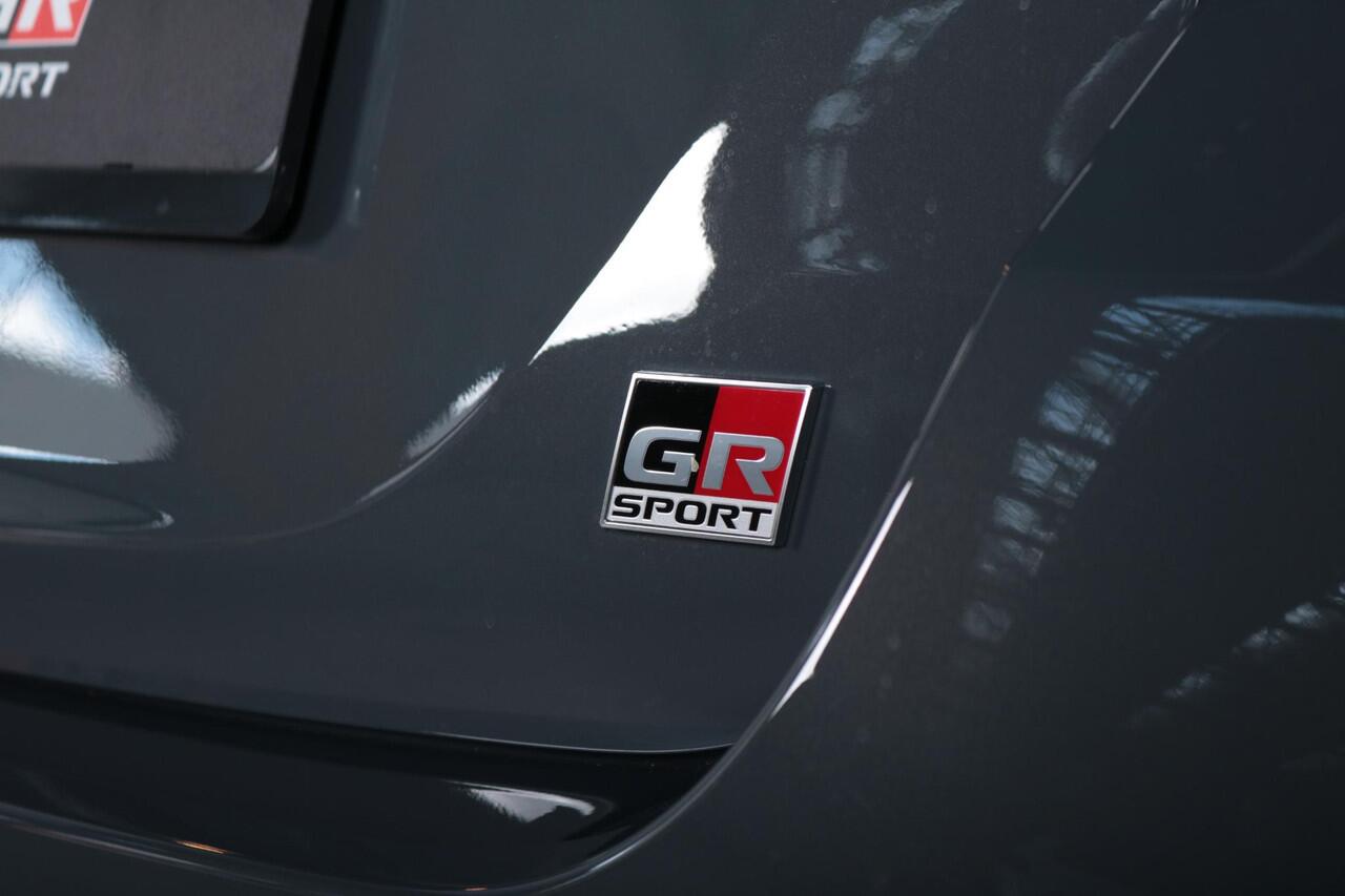 Toyota YARIS 1.5 Hybrid 130 GR Sport, Plus pack, Nieuw en in april leverbaar met ¤2.000,- Inruilpremie!