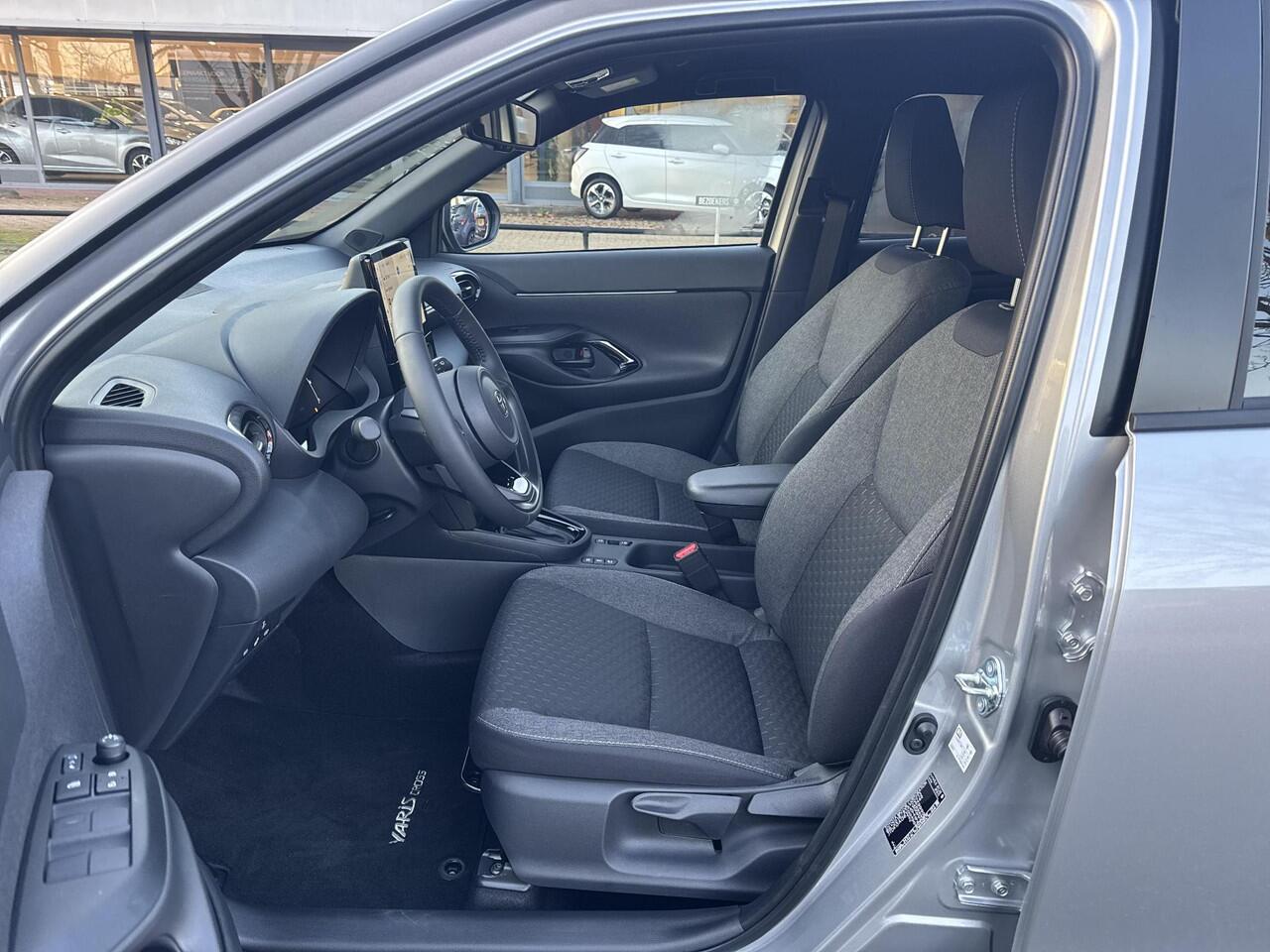 Toyota YARIS Cross 1.5 Hybrid 130 Dynamic Comfort Pack | 06-10141018 Voor meer informatie