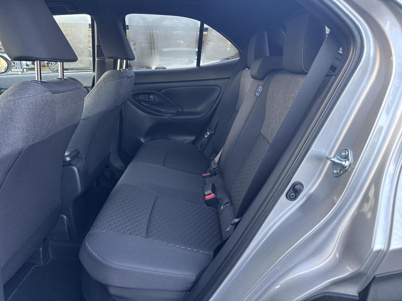 Toyota YARIS Cross 1.5 Hybrid 130 Dynamic Comfort Pack | 06-10141018 Voor meer informatie