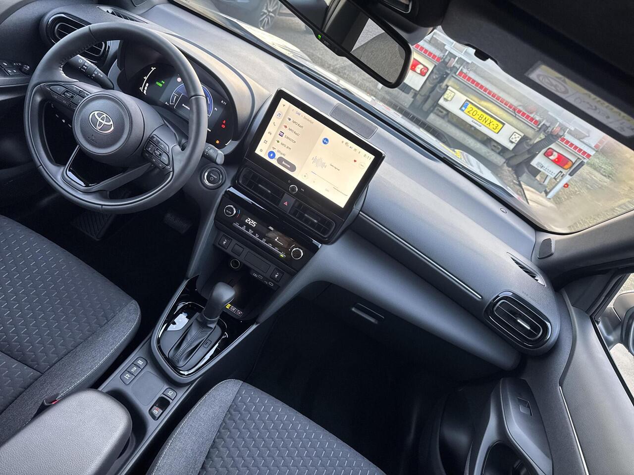 Toyota YARIS Cross 1.5 Hybrid 130 Dynamic Comfort Pack | 06-10141018 Voor meer informatie