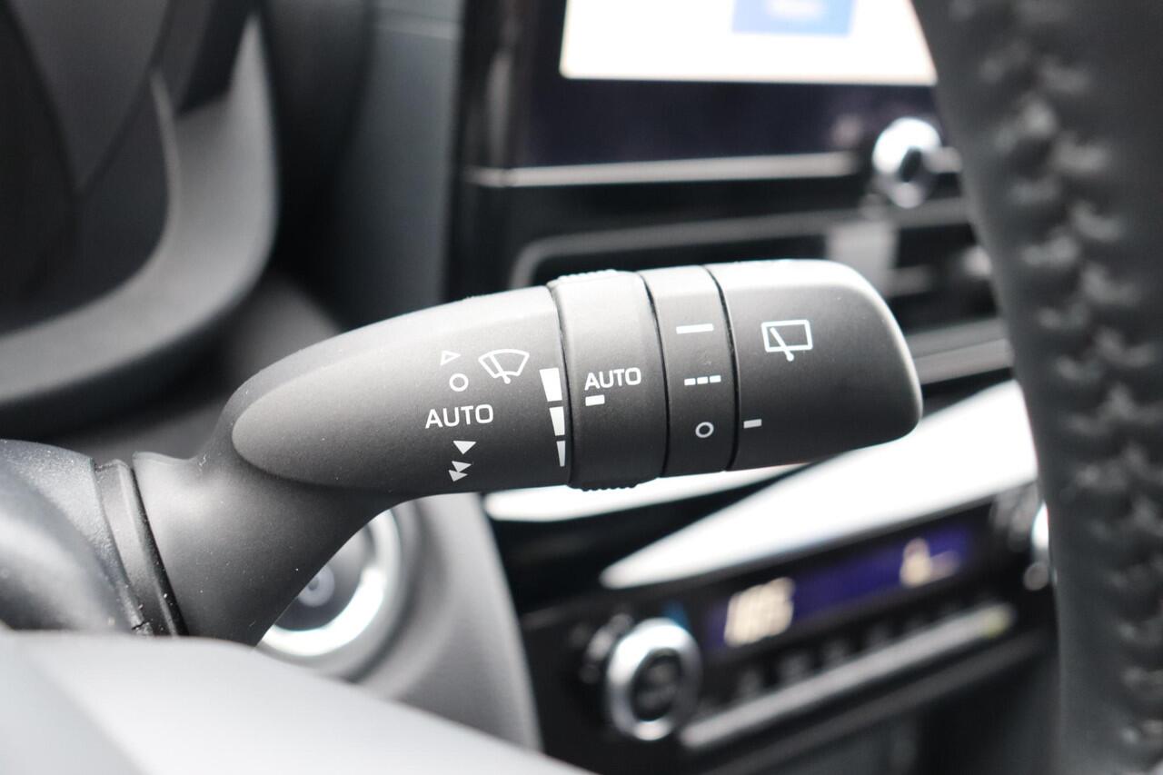 Toyota YARIS Cross 1.5 Hybrid 115 Dynamic ,Comfort Pack, BSM, Apple Carplay & Android Auto, parkeersensoren Voor & Achter, Stuur & Stoelverwarming, Adaptief Cruise & Climate Control, Te Bestellen