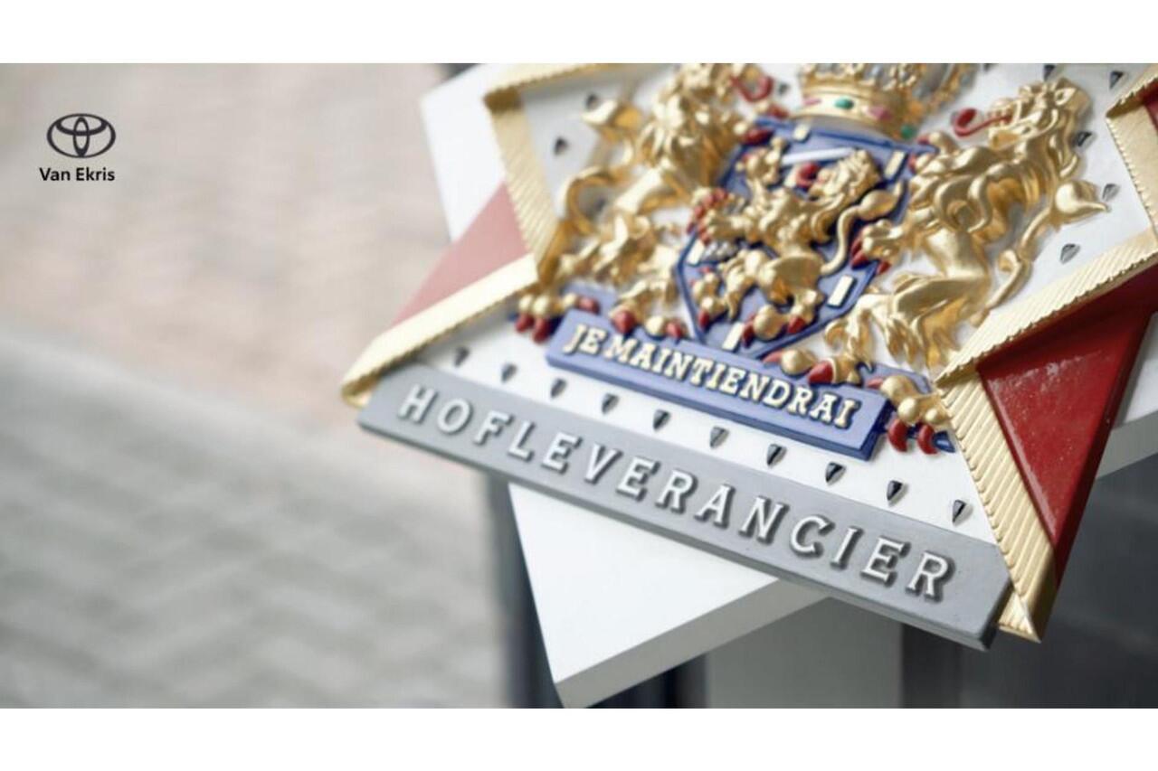 Toyota YARIS Cross 1.5 Hybrid 115 Dynamic ,Comfort Pack, BSM, Apple Carplay & Android Auto, parkeersensoren Voor & Achter, Stuur & Stoelverwarming, Adaptief Cruise & Climate Control, Te Bestellen