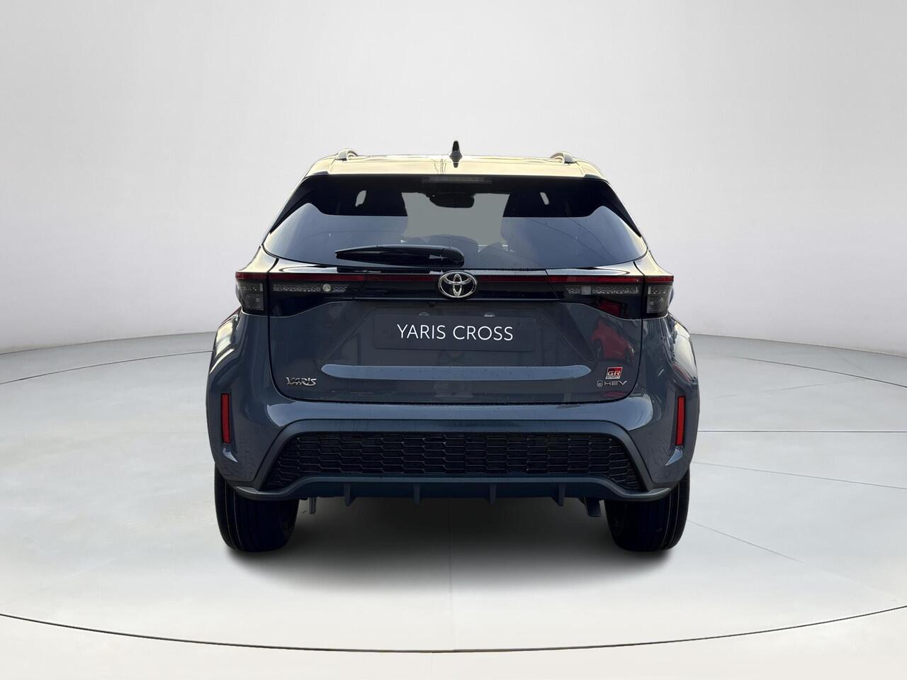 Toyota YARIS Cross 1.5 Hybrid 130 GR SPORT **NIEUWE AUTO/ PANORAMA DAK/ DIRECT LEVERBAAR**