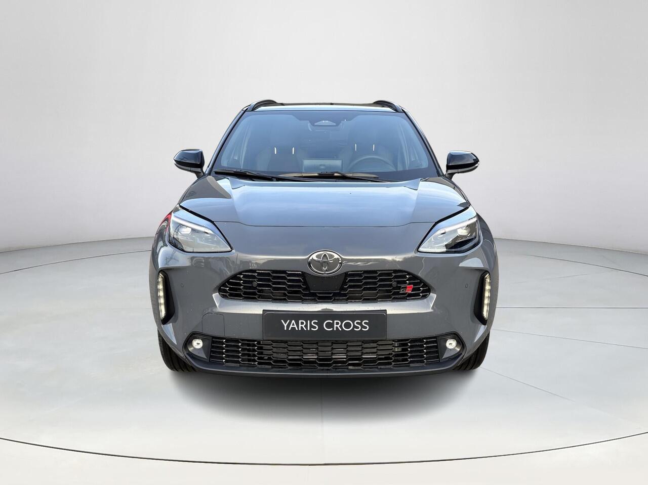 Toyota YARIS Cross 1.5 Hybrid 130 GR SPORT **NIEUWE AUTO/ PANORAMA DAK/ DIRECT LEVERBAAR**