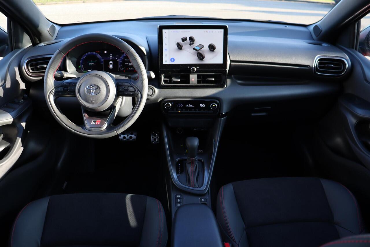 Toyota YARIS 1.5 Hybrid 130 GR Sport, Climate control, Led, Apple Carplay, Android Auto, Parkeercamera.